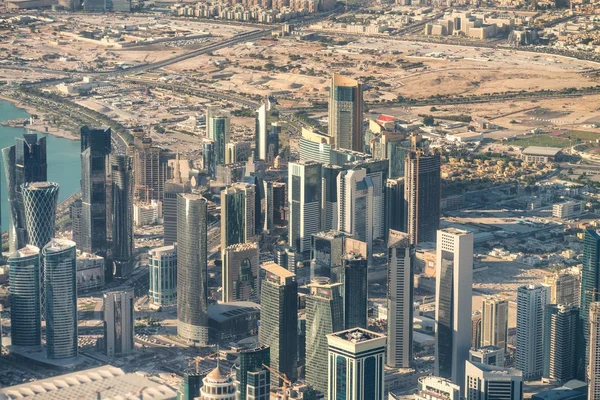 Доха Повітряних Skyline Аероплана Доха Основним Центром Східної Подорожі — стокове фото
