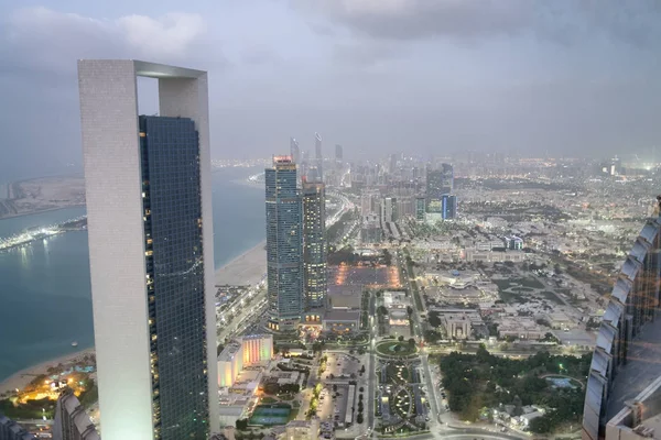 Veduta Aerea Degli Edifici Corniche Road Notte Abu Dhabi — Foto Stock