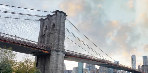Farben Der Brooklyn Bridge Und Der Innenstadt Von Manhattan Bei — Stockfoto