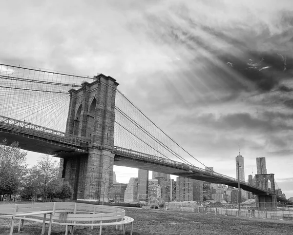 Brooklyn Bridge Downtown Manhattan Bij Zonsondergang New York City — Stockfoto