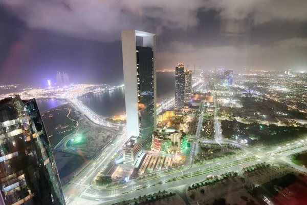 Veduta Aerea Degli Edifici Corniche Road Notte Abu Dhabi — Foto Stock