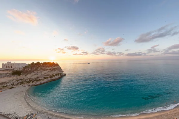 Tropea Kıyı Kutsal Gün Batımında Talya — Stok fotoğraf