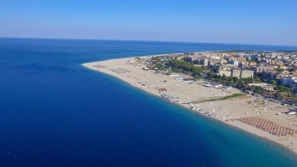 Vedere Aeriană Frumoasă Coastei Soverato Plajelor Timpul Verii Calabria Italia — Fotografie, imagine de stoc