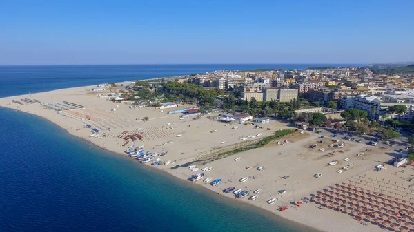 Panoramatický Letecký Pohled Soverato Pobřeží Pláží Létě Kalábrie Itálie — Stock fotografie