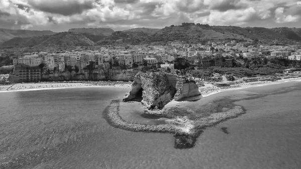 夏には イタリアのカラブリアの美しい空中海岸 — ストック写真