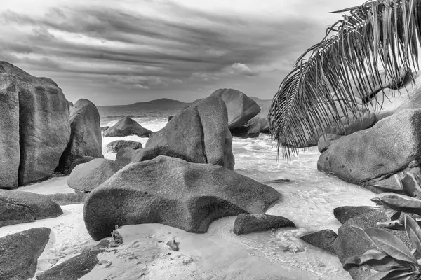 Rocas Lisas Seychelles Una Hermosa Playa —  Fotos de Stock