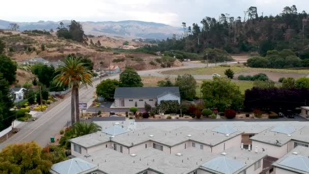 Aerial View Residential Buildings Suburb California Usa Mountains Background — Stock Video