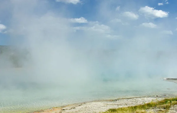 Geyser Fumé Dans Parc National Yellowstone — Photo