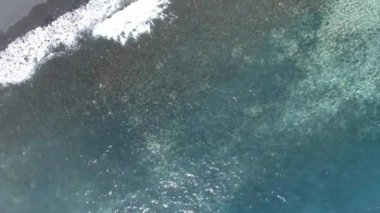 Vulkan beach kıyı şeridi, video havadan görünümü