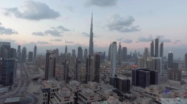 Gökdelenlerin Downtown Dubai, BAE, Video havadan görünümü