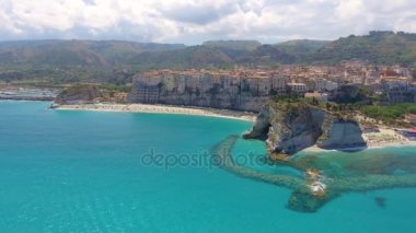 Tropea Coast, Calabria, İtalya muhteşem doğası. Video