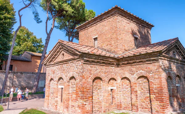 Exteriör vy av Sant Apollinare i Classe i Ravenna — Stockfoto