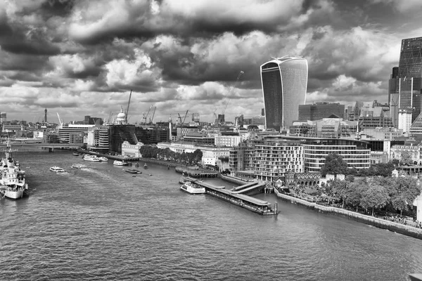 Londyn Wrzesień 2016 Panoramę Londynu Wzdłuż Tamizy Miasto Przyciąga Milionów — Zdjęcie stockowe