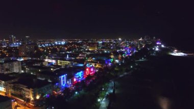Miami Beach manzarası, gece, Florida, ABD Hava görünümünü. Video