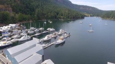 bağlantı noktası video yerleşik teknelerin havai görünümü 