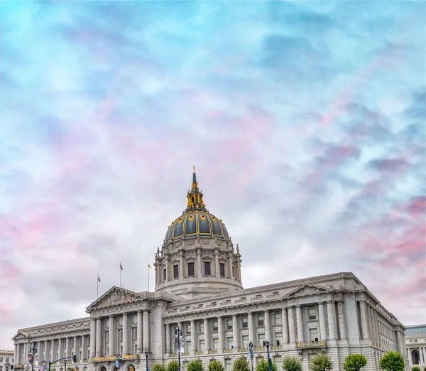 Gebouw van San Francisco city hall — Stockfoto