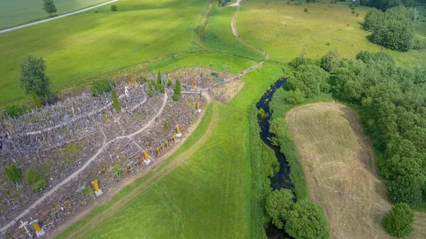 Krzyży, Litwa. Widok z lotu ptaka z dronów — Zdjęcie stockowe
