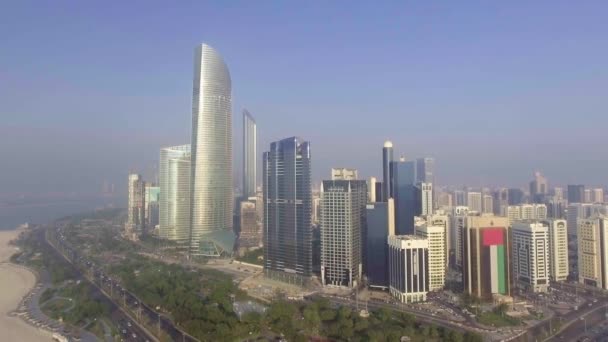 Abu Dhabi Downtown Skyline Emirados Árabes Unidos Vídeo — Vídeo de Stock