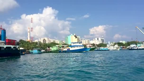 Pozostawiając Male Port Łodzi Malediwy — Wideo stockowe