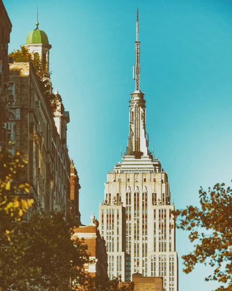 纽约市 2015年10月23日 曼哈顿中城的帝国大厦 这个城市每年吸引5000万人 — 图库照片