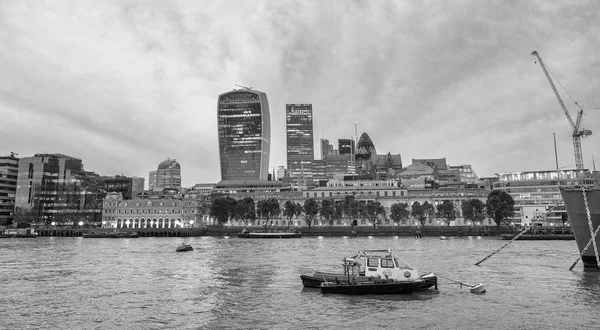 Londres Octubre 2016 Reflexiones Los Edificios Canary Wharf Este Distrito —  Fotos de Stock