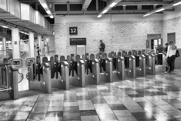 Londres Setembro 2016 Portas Metrô Cidade Sistema Tem 270 Estações — Fotografia de Stock