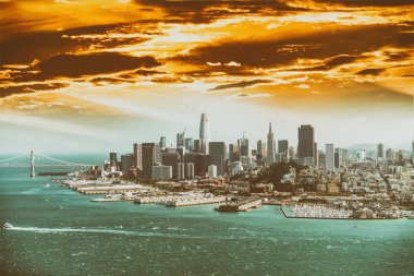 Helikopter, Kaliforniya 'dan San Francisco' nun inanılmaz gökyüzü çizgisi..