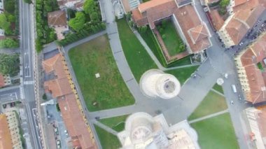 Ek yükü hava panoramik mucizeler meydanında Pisa, İtalya. Video