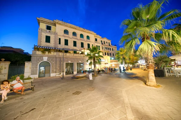 Lido Ostia Italia Julio 2017 Turistas Lugareños Disfrutan Las Calles — Foto de Stock