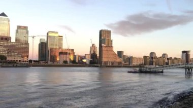 Canary Wharf gökdelenler gün batımında, Londra, İngiltere