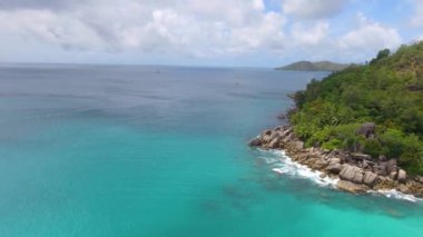 şaşırtıcı görünümü Anse Georgette Beach, Praslin Adası, Seyşel Adaları. Video