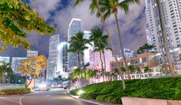 Miami Lutego 2016 Nocny Widok Centrum Wieżowce Nocy Miami Przyciąga — Zdjęcie stockowe