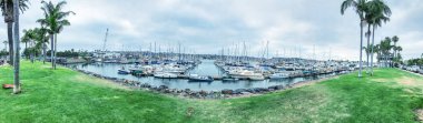 San Diego, Ca - 29 Temmuz 2017: Panoramik barınak Cove Marina. Bu ünlü bir turistik 's.