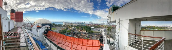 Long Beach Augustus 2017 Toeristen Bezoeken Queen Mary Schip Een — Stockfoto