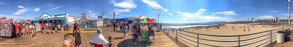 Santa Monica August 2017 Tourists Santa Monica Pier Beautiful Summer — Stock Photo, Image