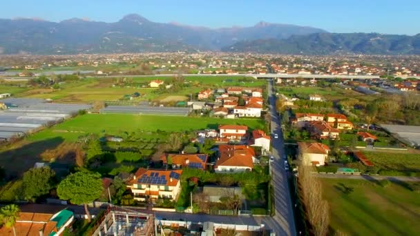 Atemberaubende Aussicht Auf Die Landschaft Sonnigen Tagen Berge Hintergrund — Stockvideo