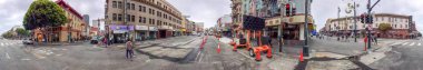 San Francisco - 7 Ağustos 2017: Turist Chinatown alanında. Şehir her yıl 25 milyon kişi çekiyor.