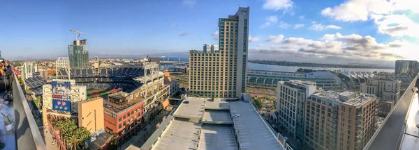 San Diego July 2017 Tourists Rooftop Enjoy City View Petco — Stock Photo, Image