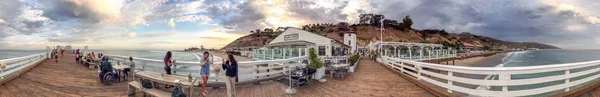 Malibu 2017 Augusztus Turisták Sunset Malibu Pier Malibu Egy Híres — Stock Fotó