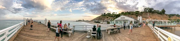 Malibu Augustus 2017 Toeristen Malibu Pier Bij Zonsondergang Malibu Een — Stockfoto