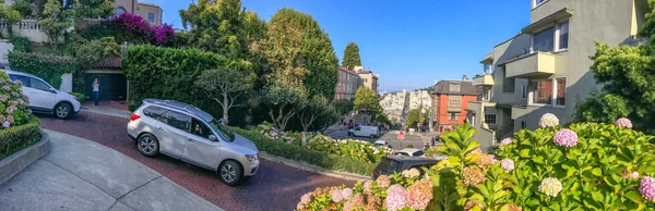 San Francisco Augusti 2017 Turister Och Bilar Russian Hill Staden — Stockfoto