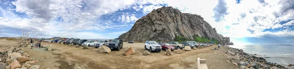 Morro Rock Agosto 2017 Turisti Apprezzano Paesaggio Morro Rock Tratta — Foto Stock