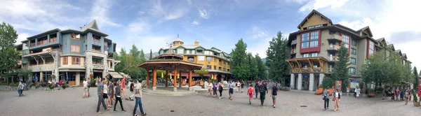 Whistler Canada August 2017 Tourists Walk City Streets Whistler Famous — Stock Photo, Image