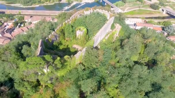 城堡废墟的鸟瞰图 — 图库视频影像