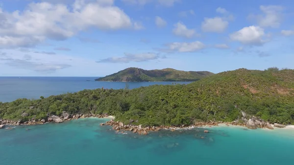 Antenni Näkymä Seychellien Rannikolle Drone — kuvapankkivalokuva