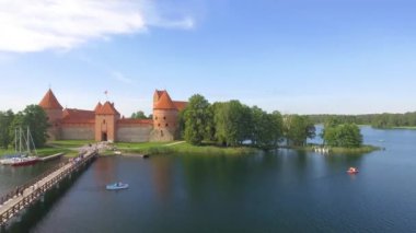 Trakai Kalesi, Litvanya'nın inanılmaz antik mimari. Havadan görünümü, video 