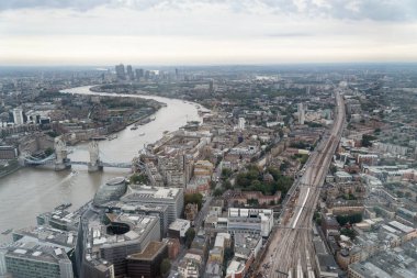 Londra - 24 Eylül 2016: Londra manzarası hava görünümünü. Şehir her yıl 30 milyon turist çeken.