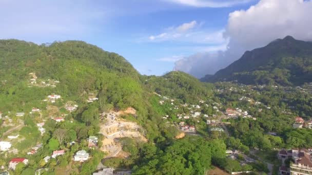 Fantastisk Utsikt Över Landsbygden Solig Dag Berg Bakgrunden — Stockvideo