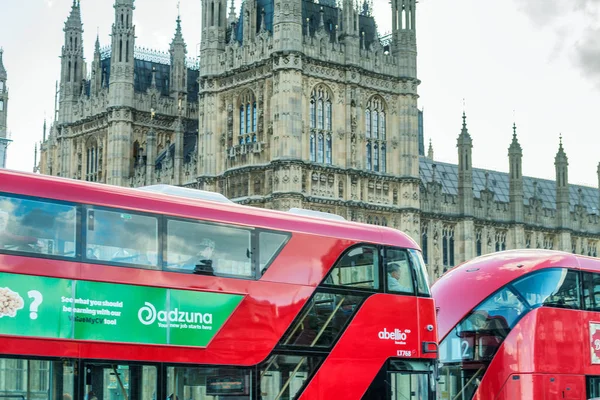 London September 2016 Röda Bussar Nära Westminster Palace Staden Lockar — Stockfoto