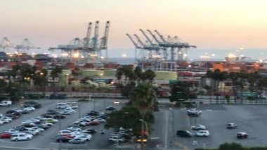 Amerika Birleşik Devletleri içinde büyük Los Angeles bölgesinde Güney California'nın Pasifik kıyısında Long Beach şehir